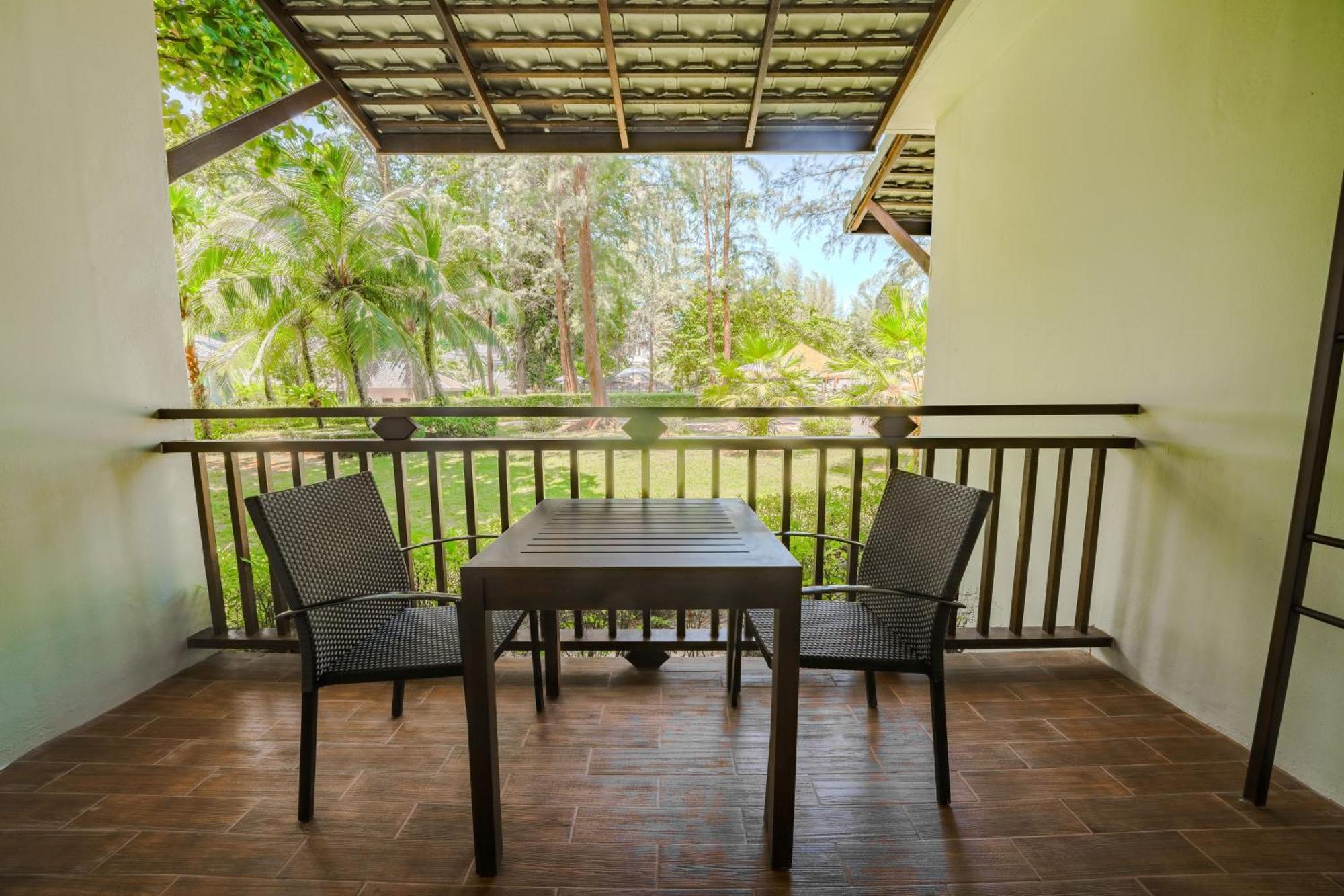 Готель Sentido Khao Lak (Adults Only) Екстер'єр фото